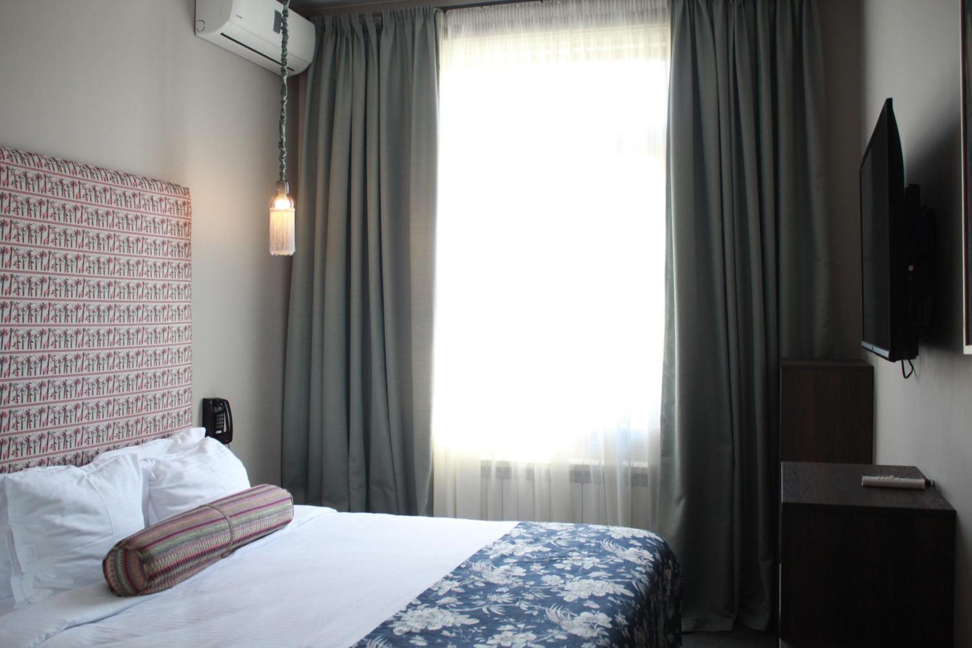 Margot Old Tbilisi Hotel Room photo
